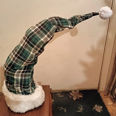 Sombrero de Papá Noel alto de Navidad. Cuadros verdes. Cableado. Foto 1 de 3