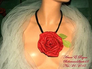 Arturo E. Reyna STUNNING 3D HUGE RED LEATHER ROSE HANDMADE SIGNED NECKLACE - Picture 1 of 5
