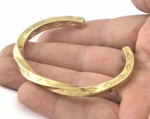 Cuff Bracelet Twisted Adjustable Raw Brass (62mm inner size - Adjustable ) OZ316 - Picture 1 of 2