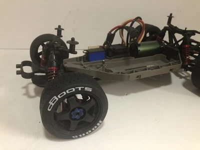 Custom Traxxas Slash 4X4 - Image 1 of 4