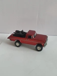 Hot Wheels Classics Series 5 CHASE Texas Drive "Em in Red with Real Riders - Picture 1 of 5