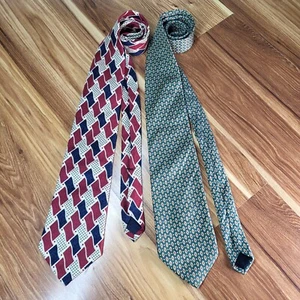 Lot Of 2 Brooks Brothers Silk Neck Ties Geometric Green Red White Blue Diamonds - Picture 1 of 7