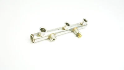 2010-2012 AUDI S4 S5 3.0L Fuel Injector Rail LEFT 06E130089D - Imagem 1 de 3