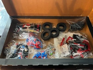 LEGO TECHNIC: Pick-Up Tow Truck (9395) open box, damaged box, - Picture 1 of 7