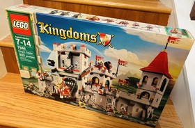 LEGO Kingdoms King's Castle 7946 , Factory Sealed RETIRED NEW