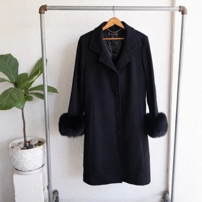 Gabardina de piel de zorro genuina y lana St. John Foto 1 de 4