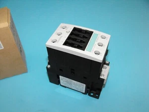 SIEMENS SIRIUS 3RT1035-1A..0. CONTATTORI AVVIAMENTO MOTORE.18,5KW.220V 50/60HZ.NUOVO - Foto 1 di 11