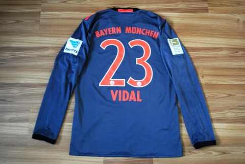 BAYERN MUNICH AWAY FOOTBALL SHIRT 2016-2017 ADIDAS ADIZERO LONGSLEEVE VIDAL 8 Cover