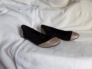 Deb Black and Gold Flats Sz 6 Suede - Picture 1 of 6