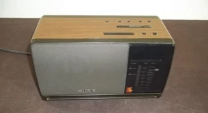 Vintage Sony Dream Machine ICF-C900 Wood Grain Alarm Clock Radio Tested Working - Picture 1 of 3
