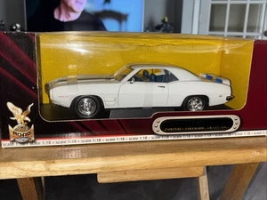 1969 Pontiac Firebird Trans Am White Blue Stripes 1:18 Scale Diecast - Picture 1 of 11