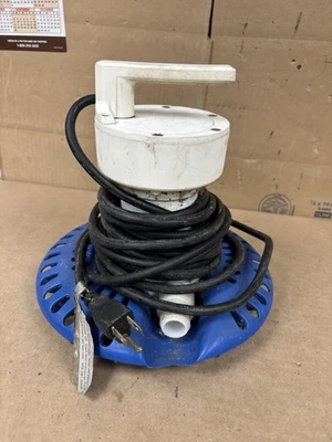 Rule Pool Cover Drain Pump M-2497  25' Power Cord Tested Works - Image 1 of 4