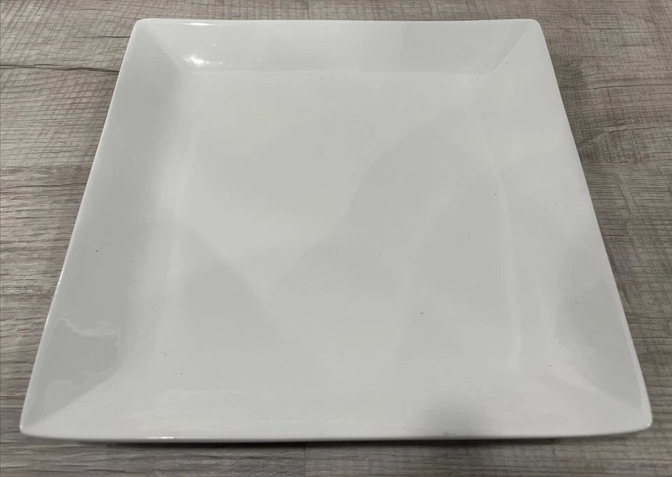 POTTERY BARN GREAT WHITE SQUARE 10.5" PLATE - Image 1 of 4