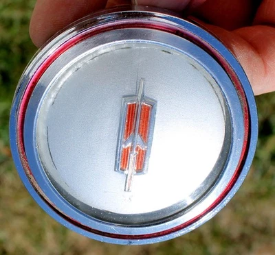 1966 OLDSMOBILE TORNADO STEERING WHEEL CENTER CAP EMBLEM - Image 1 of 4