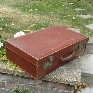Vintage Suitcase 1940's Brown Suitcase Made By British Make - Picture 1 of 9