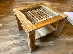 Couchtisch – Vollholz mit Glasplatte - Bild 1 von 1