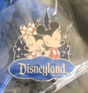 2016 NIP DCA Mickey & Minnie Pin, Walt Disney Travel Co. Lanyard & Card-Holder - Picture 1 of 5