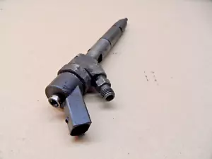 Iniettore Mercedes Benz Classe A Vaneo 1.7CDI A6680700687 - Foto 1 di 2