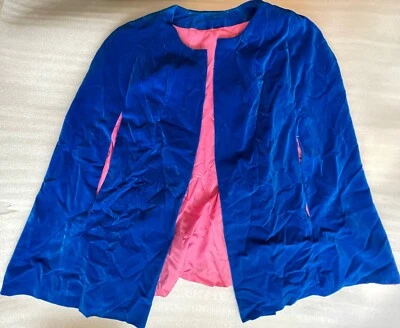 CAPA DE TERCIOPELO AZUL VINTAGE HECHA A MANO CON FORRO ROSA, ADULTO TALLA ÚNICA (un defecto) Foto 1 de 4