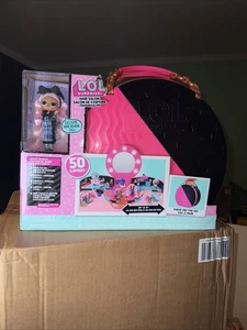 LOL Surprise! Playlet Parrucchiere Con 50 Sorprese E Mini Bambola Esclusiva - Nuova - - Foto 1 di 5