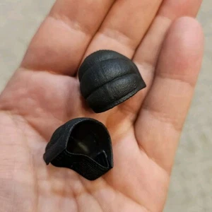 Sideshow Collectibles DC Comics Lobo 1:6 12" Scale Figure Eblow Pads - Picture 1 of 3