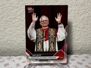 Papa Leone XIV 2025 Topps Now POPE-1 Rookie Card 1° American Pope Card - Foto 1 di 2