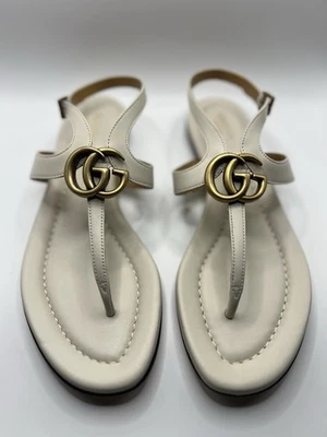 GUCCI Marmont GG Sandalias de Cuero Tanga Charlotte Mystic Blanco G 37.5 EE. UU. 7.5 Foto 1 de 4