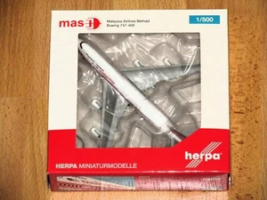 herpa WINGS 506892 - AIR FRANCE - Boeing 777-300ER - 1:500 - Neu+ovp - Bild 1 von 2