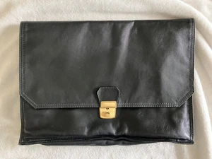 College-Tasche - Leder - Farbe Schwarz - mit Messingbeschlag - sehr gut erhalten - Bild 1 von 9
