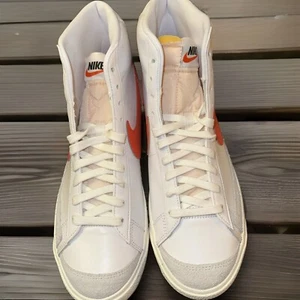 - Nike Blazer Mid '77 - Taglia 12 W/10,5M - Nessuna scatola, riceverà borsa da scarpe riutilizzabile - Foto 1 di 8