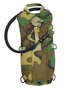 US Military CamelBak Woodland Camo 3L Hydration System Carrier w/ Bladder - USED - Picture 1 of 5