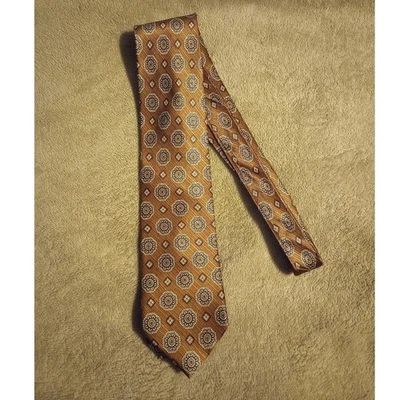 Meeting Street Hand Made Brown Geometric 100% Silk Men's Neck Tie 60 inches - Image 1 of 2