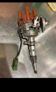 Toyota Land Cruiser OEM Genuine Distributor Denso Engine 2F-3F - Picture 1 of 5