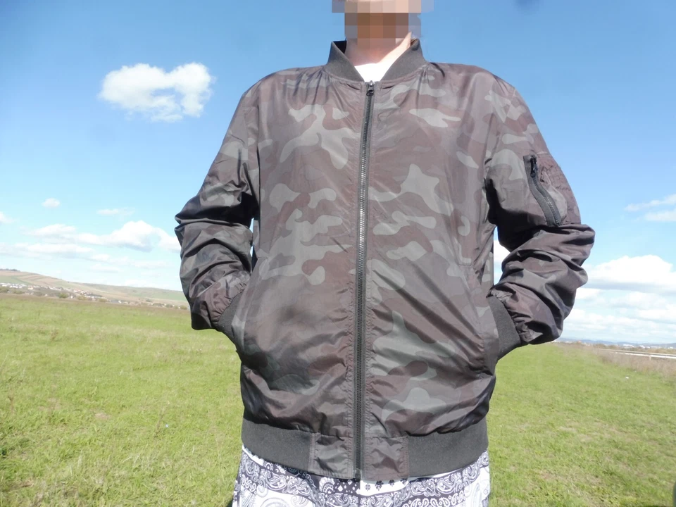 URBAN CLASSICS Chaqueta Bomber Ligera Camuflaje - Talla XXL Foto 1 de 4