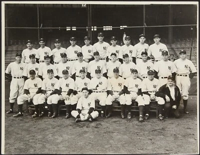 1937 NEW YORK YANKEES ORIGINAL TEAM PHOTO JOE DIMAGGIO RC THE SPORTING NEWS HOLO - Image 1 of 2