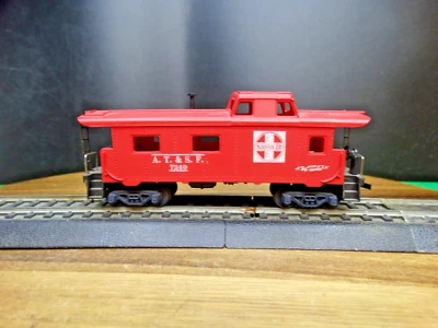 Model Power HO 41' Scale Santa Fe AT&SF Weighted Cupula Caboose - Image 1 of 4