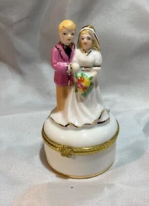 Vintage Bride and Groom Porcelain Wedding Trinket Box 4" tall 37308 - Picture 1 of 12