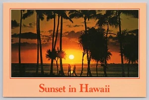 Hawaii, pareja silhoutted in Sunset, postal vintage - Imagen 1 de 2