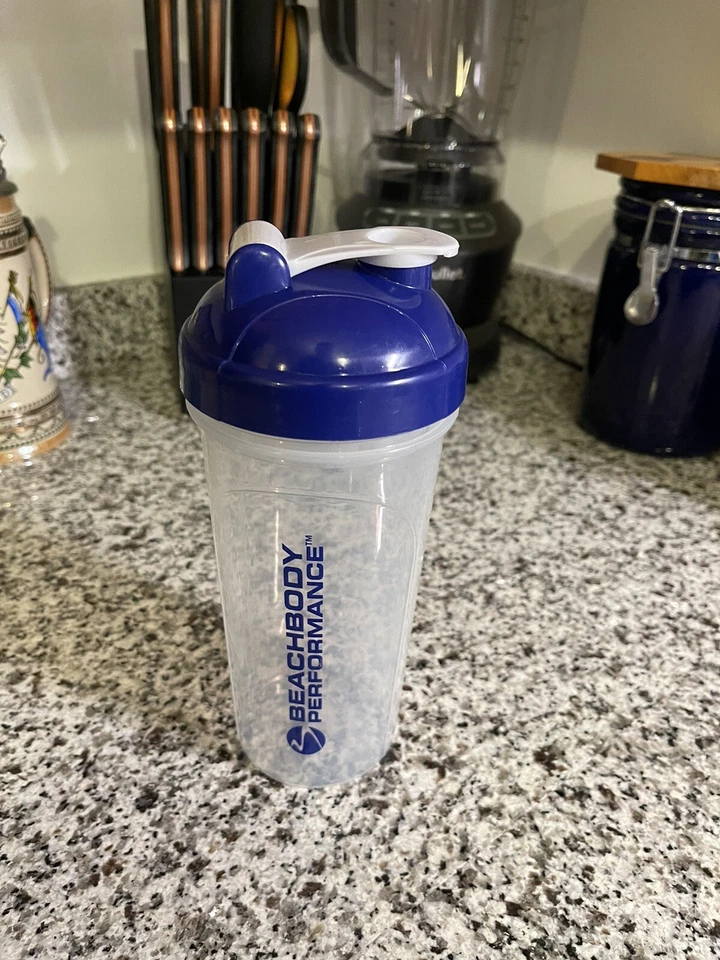 Beachbody Performance Mixing Cup/Container 20 oz. EUC  - Image 1 of 3