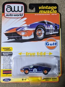 AUTO WORLD 1965 FORD GT40 Golfo Blu Scuro 1:64 Diecast Vintage Muscle - Foto 1 di 2