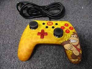 Controller cablato PowerA Donkey Kong originale con licenza ufficiale Nintendo Switch - Foto 1 di 6