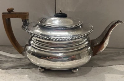 Старинный викторианский посеребренный чайник из Шеффилда 1860 г. - Изображение 1 из 4