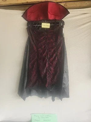 Vestido vampiro con capa para mujer talla mediana Foto 1 de 4