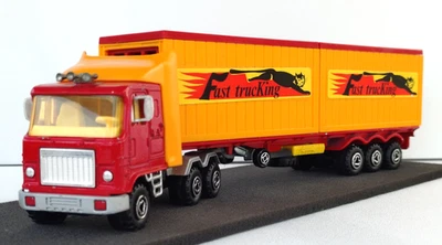MAJORETTE 3062 1:60 GMC Double Containers  Fast Trucking   1/60 - Photo 1/4