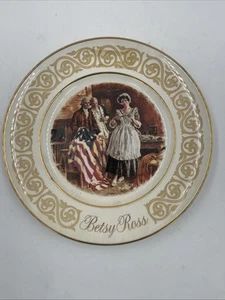 Vintage 1973 Avon Betsy Ross Collector's Plate Small Chip On Back - Picture 1 of 3