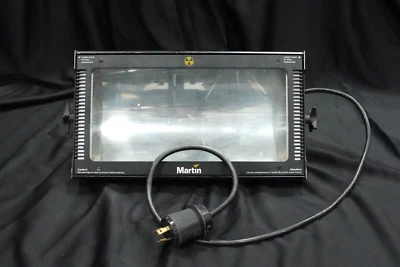 Martin Professional Atomic 3000 DMX Strobe Light - Needs new bulb - Image 1 of 4