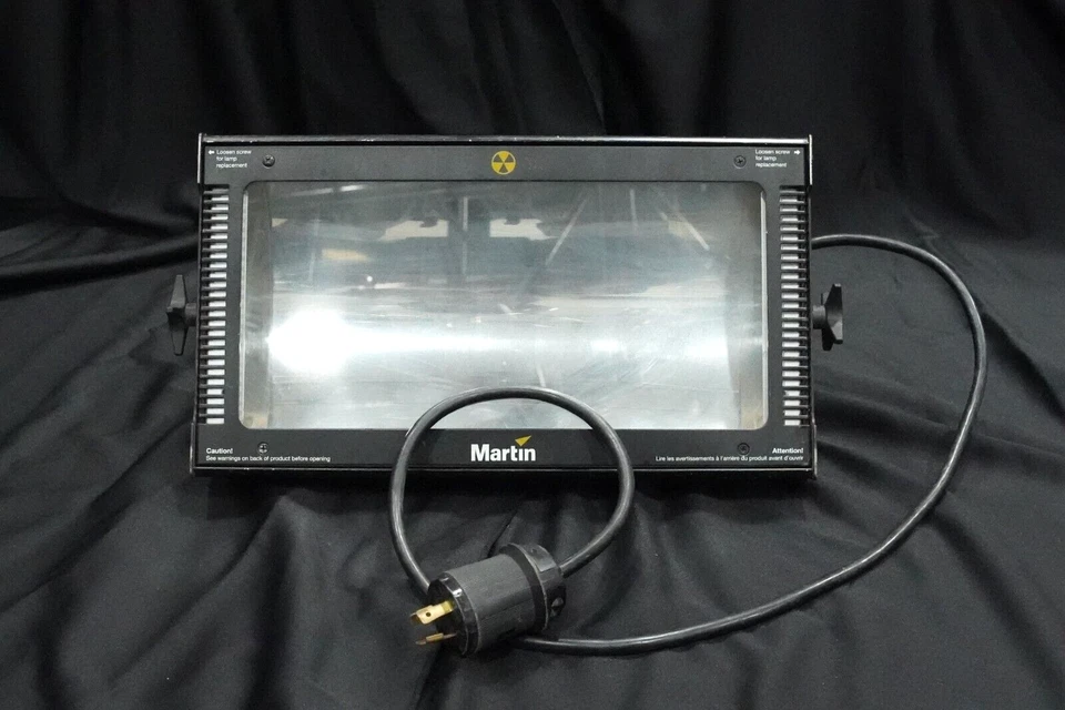 Martin Professional Atomic 3000 DMX Strobe Light - Needs new bulb - Image 1 of 4