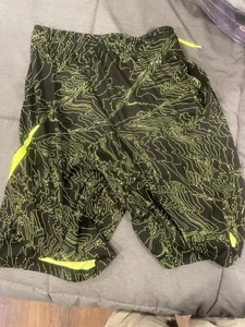 Nike Boys Dri-Fit Basketball Shorts Black Neon Green  Logo  XL 803972-013 - Picture 1 of 9