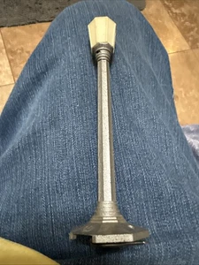 LIONEL NACHKRIEG - #71 BELEUCHTETE DRUCKGUSS-STRASSENLAMPE - VERPACKT - Bild 1 von 4