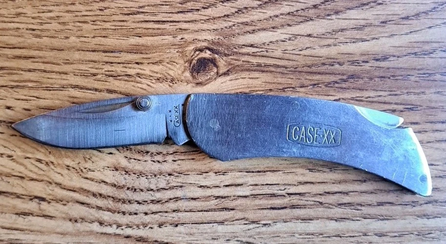 Cuchillo ejecutivo de bloqueo de acero inoxidable cepillado Case XX 300L SS Foto 1 de 4